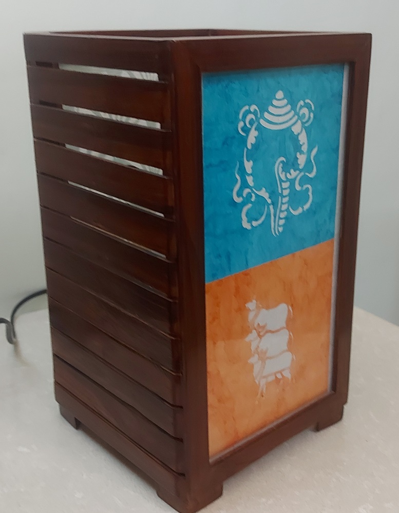 Sanjhi Art Table Lamp - Image 2